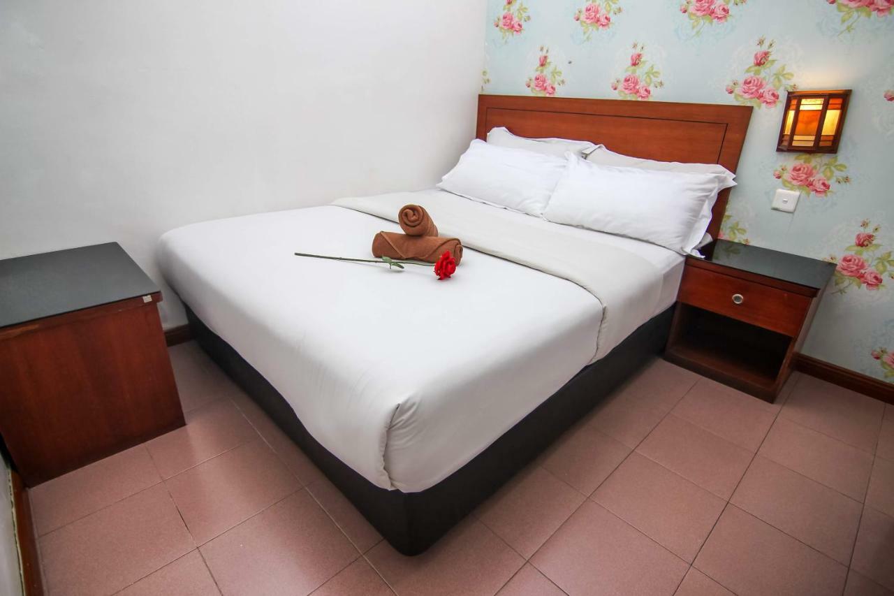 Rose Cottage Hotel Taman Daya Johor Bahru Exterior photo