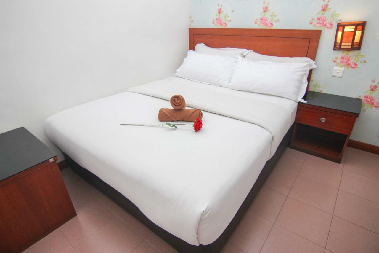 Rose Cottage Hotel Taman Daya Johor Bahru Exterior photo